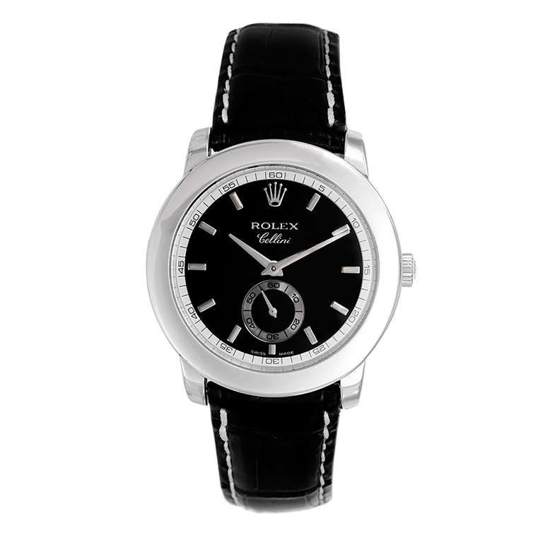 For all these fake Rolex Cellini watches, this black dial replica Rolex Cellini 5241/6 looks more calm and dignified.