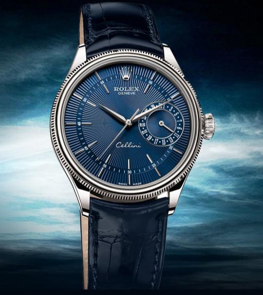 With cool steel case and charming blue dial and strap, the whole appearance of this replica Rolex watch gives people a wonderful visual effect.