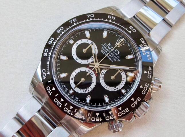 Daytona has attracted lots of ordinary watch lovers and professional racers.